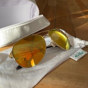 OAKLEY. Aviator sunglasses. Like new. Never worn